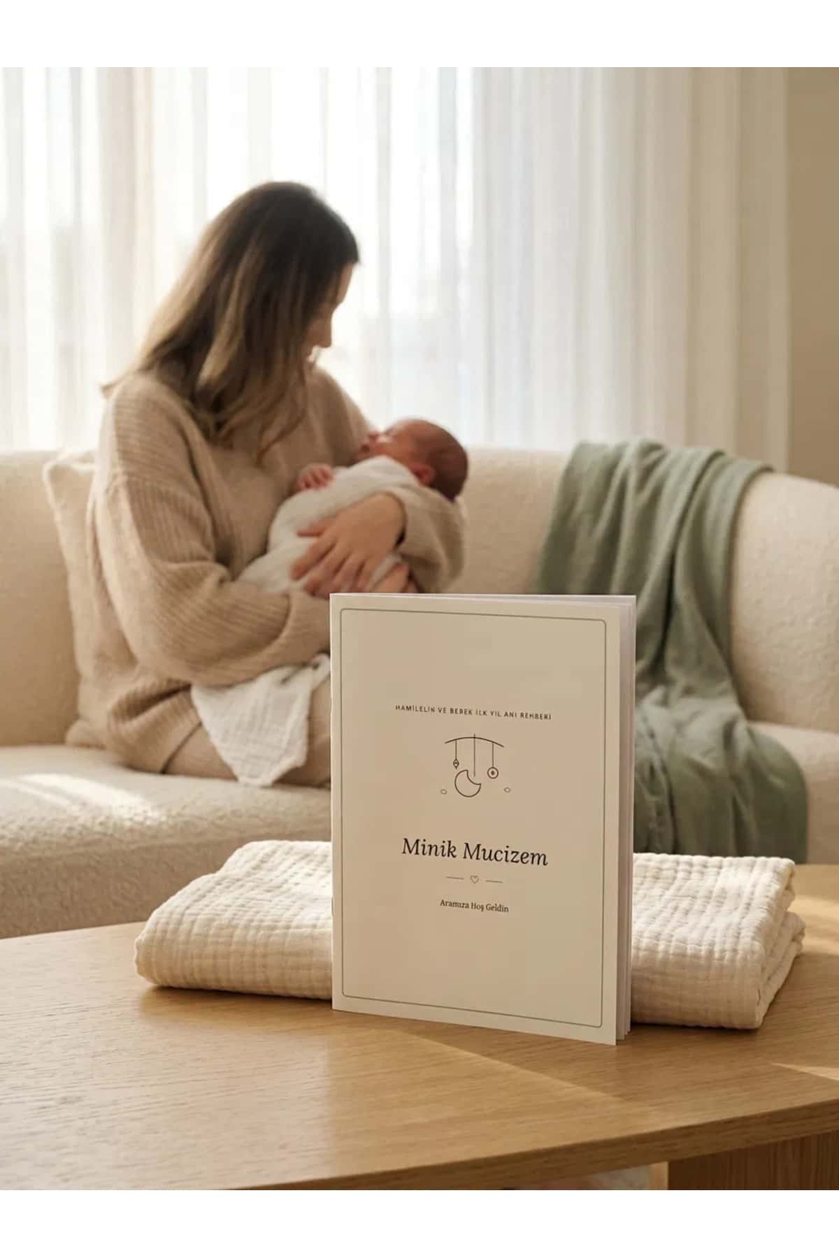 Anne & Bebek Anı Defteri, Hamilelik ve Bebek İlk Yıl Gelişim Günlüğü
